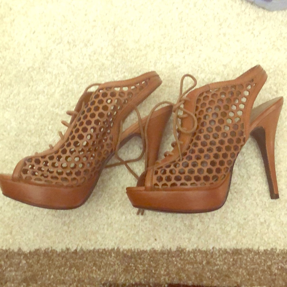 Kim K shoe dazzle line